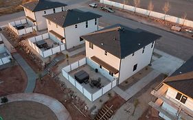 Majestic Zion Cottage With Hot Tub In Hildale